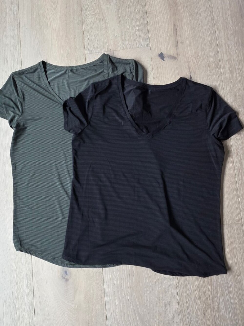 Bundle of 2 ZYIA Wanderer T's - green & black